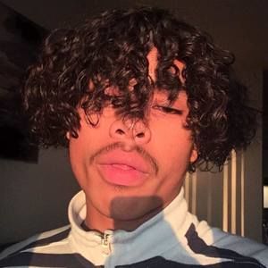 Meet your Posher, Fayyox